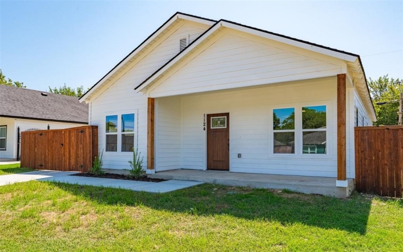 1124 E Annie Street, Fort Worth, TX 76104, 3 Habitaciones Habitaciones , ,2 BañosBaños,Residential,En Venta,1124 E Annie Street,0,21058967