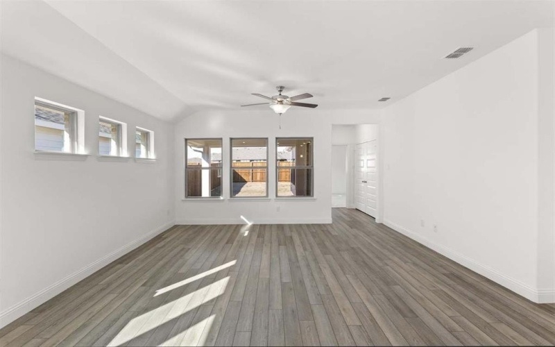 1605 Meadow Crest Drive, Aubrey, TX 76227, 3 Bedrooms Bedrooms, ,2 BathroomsBathrooms,Residential,For Sale,1605 Meadow Crest Drive,0,21059203