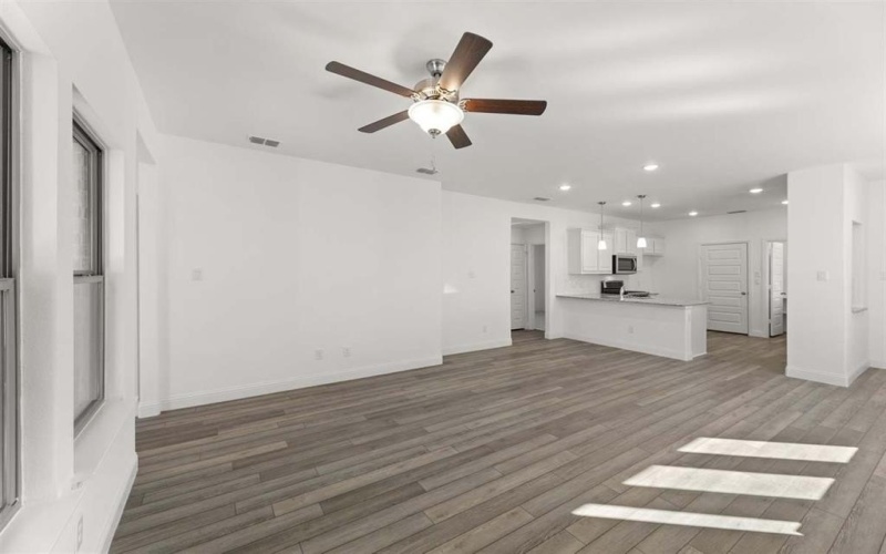 1605 Meadow Crest Drive, Aubrey, TX 76227, 3 Bedrooms Bedrooms, ,2 BathroomsBathrooms,Residential,For Sale,1605 Meadow Crest Drive,0,21059203