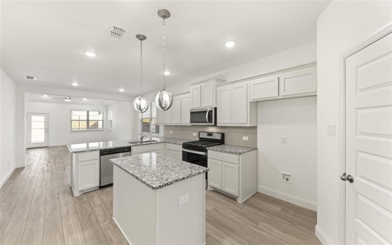 1705 Guswood Road, Forney, TX 75126, 3 Bedrooms Bedrooms, ,2 BathroomsBathrooms,Residential,For Sale,1705 Guswood Road,0,21059308