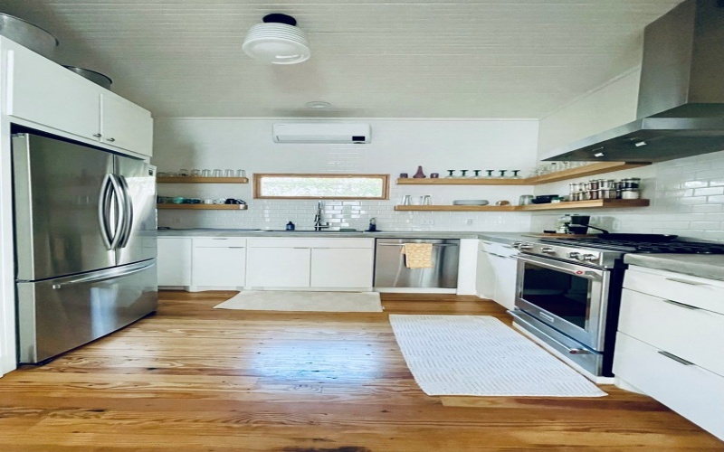 215 E Texas St, Marfa, TX 79843, 1 Dormitorio Habitaciones , ,1 BañoBaños,Residential,En Venta,215 E Texas St,0,162994
