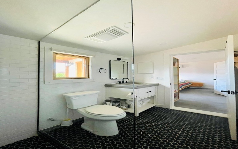 215 E Texas St, Marfa, TX 79843, 1 Dormitorio Habitaciones , ,1 BañoBaños,Residential,En Venta,215 E Texas St,0,162994