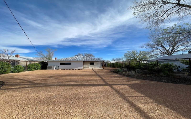 215 E Texas St, Marfa, TX 79843, 1 Dormitorio Habitaciones , ,1 BañoBaños,Residential,En Venta,215 E Texas St,0,162994