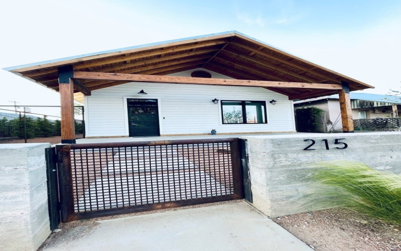 215 E Texas St, Marfa, TX 79843, 1 Dormitorio Habitaciones , ,1 BañoBaños,Residential,En Venta,215 E Texas St,0,162994