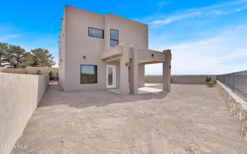 1031 VINTON Avenue unit: 16 #16, Canutillo, TX 79835, 3 Habitaciones Habitaciones , ,2 BañosBaños,Residential,En Venta,1031 VINTON Avenue unit: 16,919869