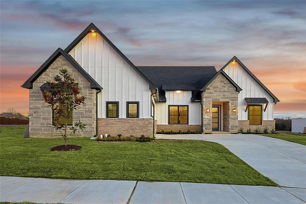 2710 Stonecrest Drive, Sherman, TX 75092, 4 Bedrooms Bedrooms, ,3 BathroomsBathrooms,Residential,For Sale,2710 Stonecrest Drive,0,21054695