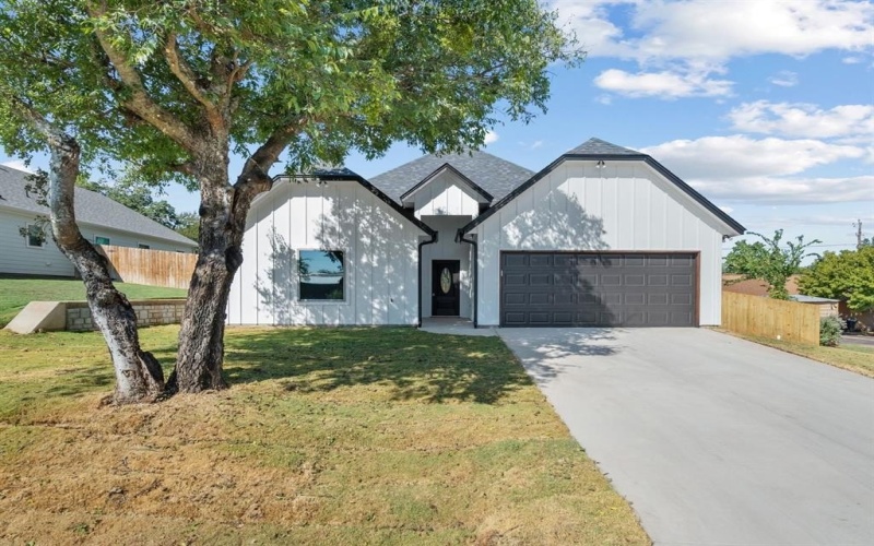 130 Lakewood Drive, Weatherford, TX 76087, 3 Habitaciones Habitaciones , ,2 BañosBaños,Residential,En Venta,130 Lakewood Drive,0,21055523