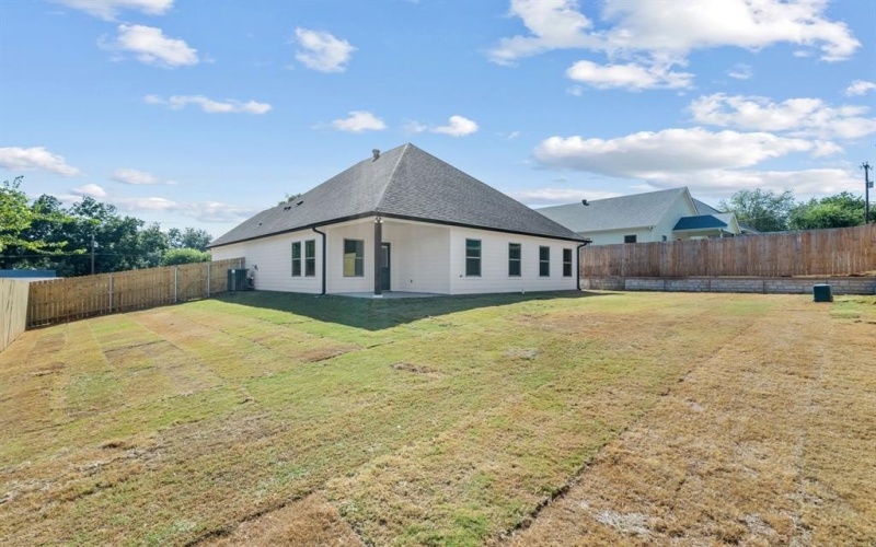 130 Lakewood Drive, Weatherford, TX 76087, 3 Habitaciones Habitaciones , ,2 BañosBaños,Residential,En Venta,130 Lakewood Drive,0,21055523