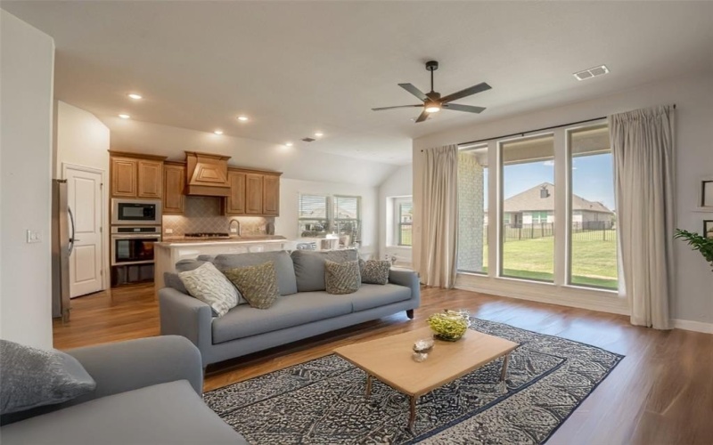 388 Paddle Boat Drive, Granbury, TX 76049, 4 Habitaciones Habitaciones , ,2 BañosBaños,Residential,En Venta,388 Paddle Boat Drive,0,21057529