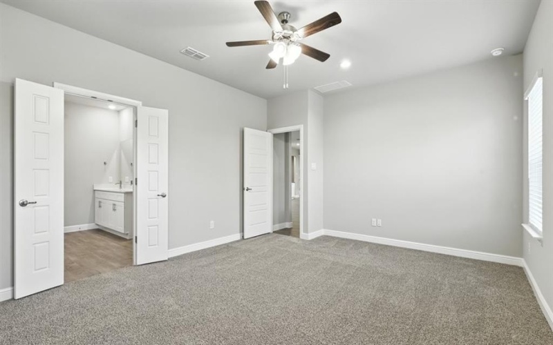 1412 LEONARD Court, Mansfield, TX 76063, 4 Bedrooms Bedrooms, ,3 BathroomsBathrooms,Residential,For Sale,1412 LEONARD Court,0,21058486