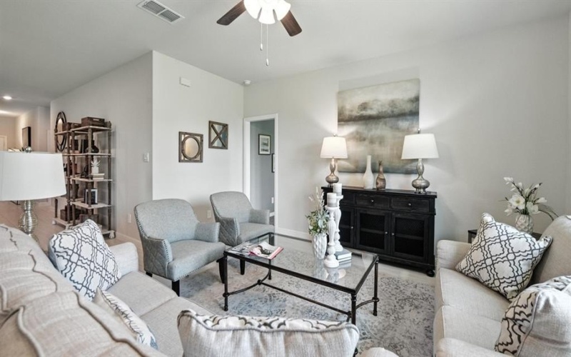 717 AMBER FIELDS Drive, Denton, TX 76259, 4 Habitaciones Habitaciones , ,2 BañosBaños,Residential,En Venta,717 AMBER FIELDS Drive,0,21058606