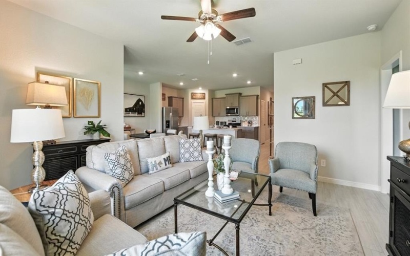 717 AMBER FIELDS Drive, Denton, TX 76259, 4 Habitaciones Habitaciones , ,2 BañosBaños,Residential,En Venta,717 AMBER FIELDS Drive,0,21058606