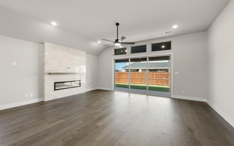 7104 Seagrove Court, Grand Prairie, TX 75054, 4 Habitaciones Habitaciones , ,3 BañosBaños,Residential,En Venta,7104 Seagrove Court,0,21059710