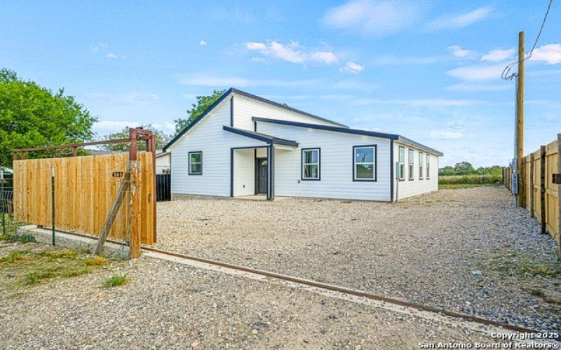 4237 Butterfly, Von Ormy, TX 78073, 3 Habitaciones Habitaciones , ,2 BañosBaños,Residential,En Venta,4237 Butterfly,0,1907613