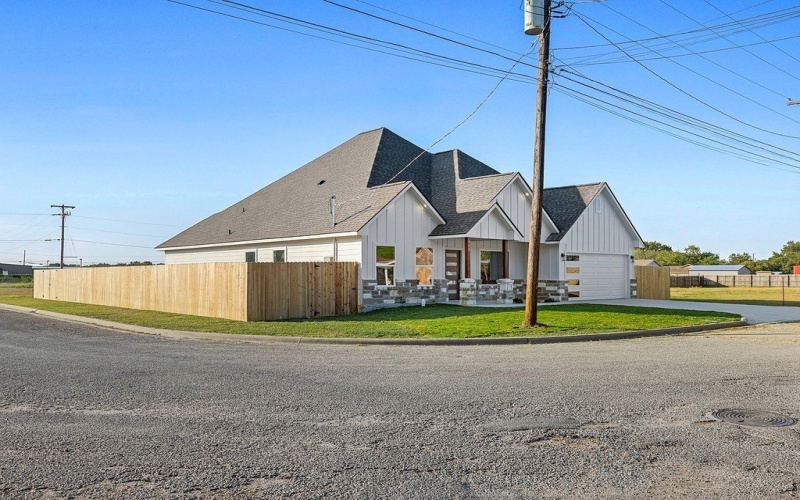 340 Cactus Street, Giddings, TX 78942, 4 Bedrooms Bedrooms, ,2 BathroomsBathrooms,Residential,For Sale,340 Cactus Street,0,153394