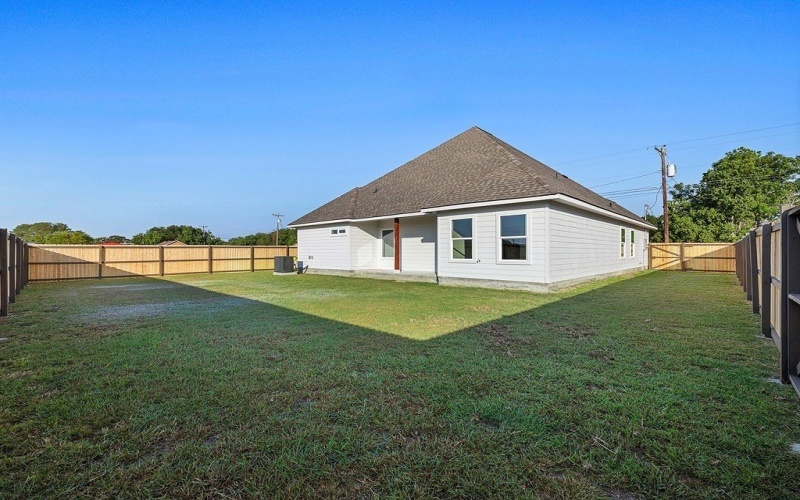 340 Cactus Street, Giddings, TX 78942, 4 Bedrooms Bedrooms, ,2 BathroomsBathrooms,Residential,For Sale,340 Cactus Street,0,153394