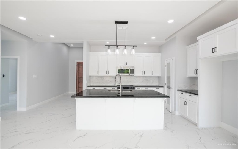 1107 W I Street, Mission, TX 78572, 3 Bedrooms Bedrooms, ,2 BathroomsBathrooms,Residential,For Sale,1107 W I Street,0,480906
