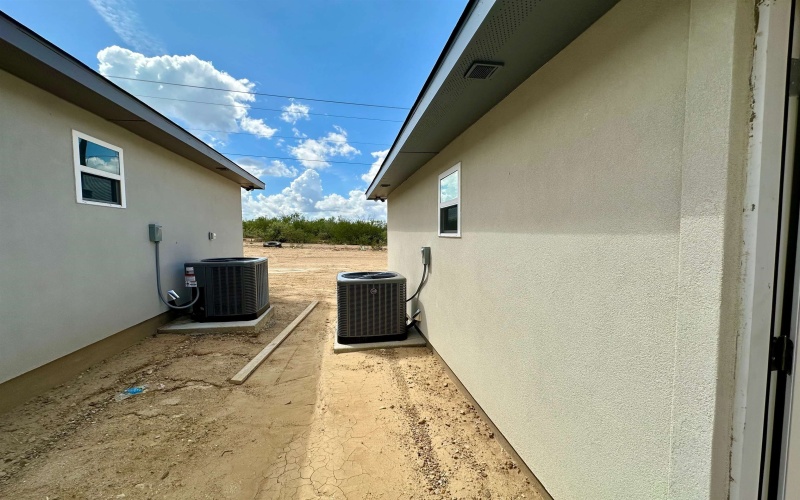 5027 Carambola Ln., Laredo, TX 78046, 3 Habitaciones Habitaciones , ,2 BañosBaños,Residential,En Venta,5027 Carambola Ln.,0,20254045