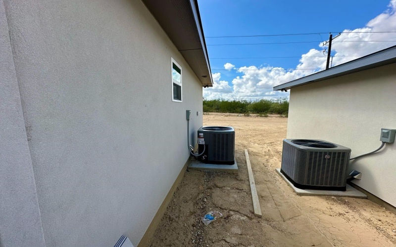 5029 Carambola Ln., Laredo, TX 78046, 3 Bedrooms Bedrooms, ,2 BathroomsBathrooms,Residential,For Sale,5029 Carambola Ln.,0,20254046