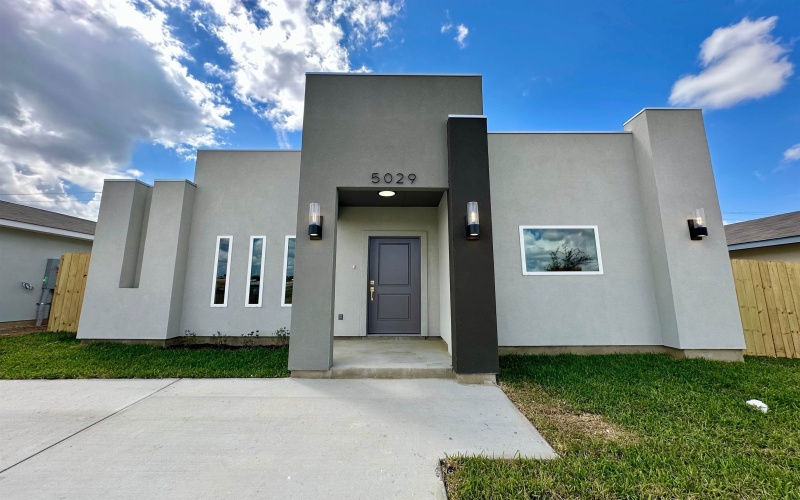 5029 Carambola Ln., Laredo, TX 78046, 3 Bedrooms Bedrooms, ,2 BathroomsBathrooms,Residential,For Sale,5029 Carambola Ln.,0,20254046