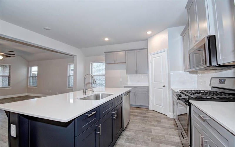 6004 Horsetail Drive, McKinney, TX 75071, 4 Habitaciones Habitaciones , ,2 BañosBaños,Residential,En Venta,6004 Horsetail Drive,0,21027849