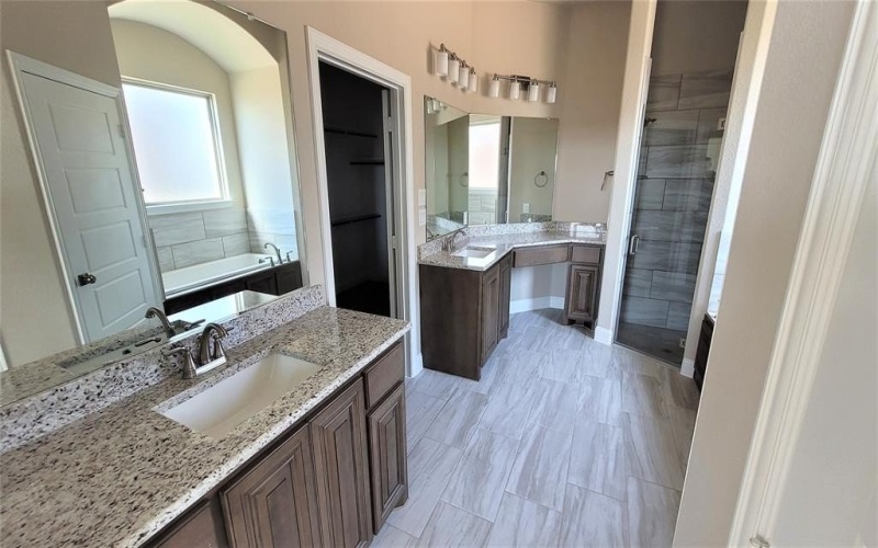 2620 Silo Lane, Van Alstyne, TX 75495, 6 Bedrooms Bedrooms, ,3 BathroomsBathrooms,Residential,For Sale,2620 Silo Lane,0,21059989