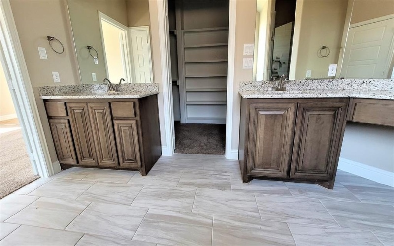 2620 Silo Lane, Van Alstyne, TX 75495, 6 Bedrooms Bedrooms, ,3 BathroomsBathrooms,Residential,For Sale,2620 Silo Lane,0,21059989