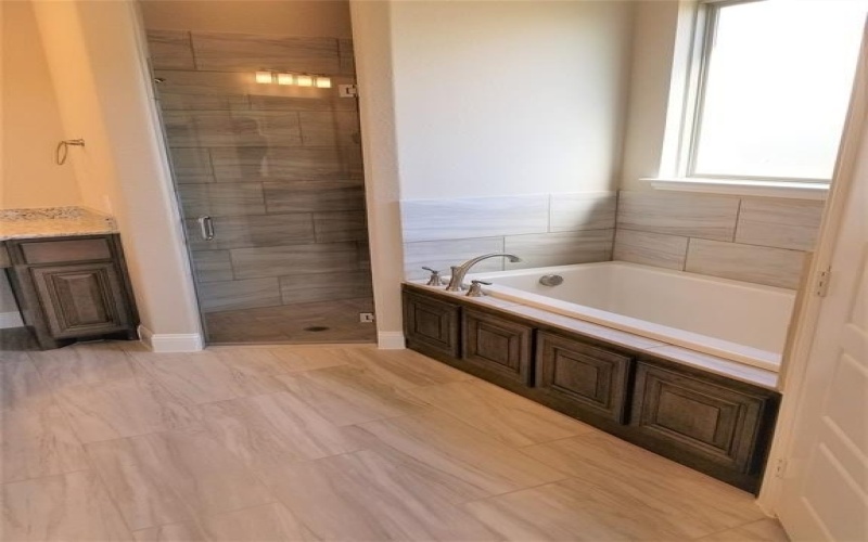 2620 Silo Lane, Van Alstyne, TX 75495, 6 Bedrooms Bedrooms, ,3 BathroomsBathrooms,Residential,For Sale,2620 Silo Lane,0,21059989