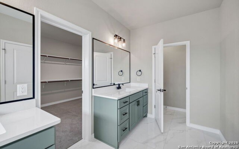 23048 Hilltop Peaks, Elmendorf, TX 78112, 4 Habitaciones Habitaciones , ,3 BañosBaños,Residential,En Venta,23048 Hilltop Peaks,0,1907683