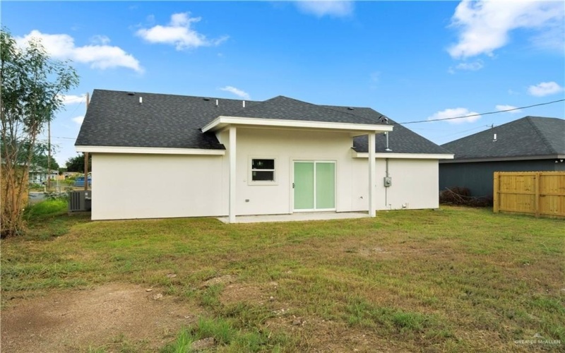 209 S Raul Longoria Road, Edinburg, TX 78542, 3 Habitaciones Habitaciones , ,2 BañosBaños,Residential,En Venta,209 S Raul Longoria Road,0,480950