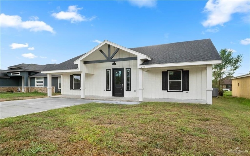 209 S Raul Longoria Road, Edinburg, TX 78542, 3 Habitaciones Habitaciones , ,2 BañosBaños,Residential,En Venta,209 S Raul Longoria Road,0,480950