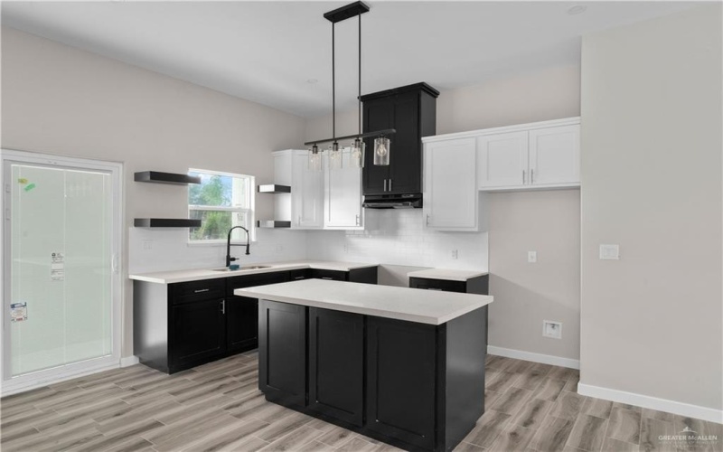 209 S Raul Longoria Road, Edinburg, TX 78542, 3 Habitaciones Habitaciones , ,2 BañosBaños,Residential,En Venta,209 S Raul Longoria Road,0,480950