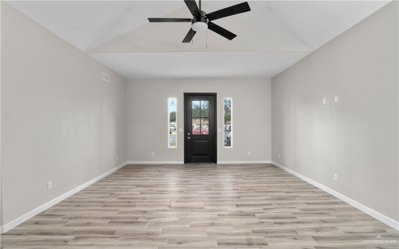 209 S Raul Longoria Road, Edinburg, TX 78542, 3 Habitaciones Habitaciones , ,2 BañosBaños,Residential,En Venta,209 S Raul Longoria Road,0,480950
