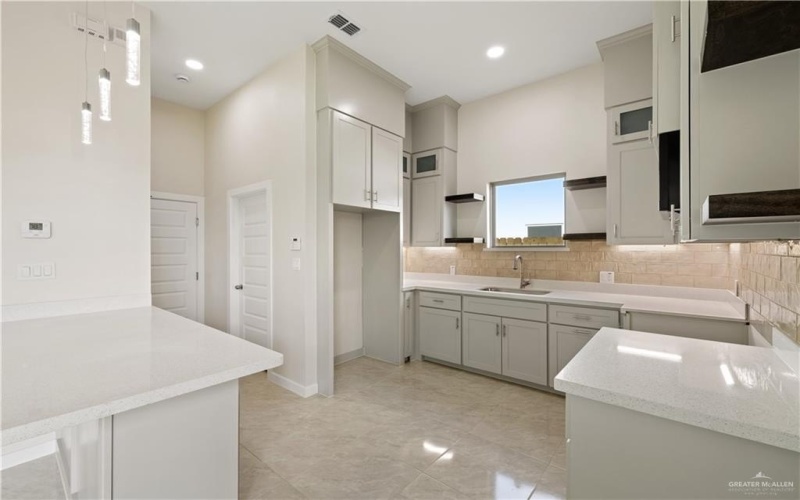 1209 E Evergreen Avenue, San Juan, TX 78589, 3 Habitaciones Habitaciones , ,2 BañosBaños,Residential,En Venta,1209 E Evergreen Avenue,0,480952