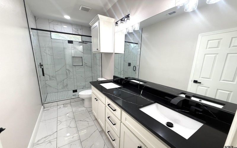 431 Cypress, Pittsburg, TX 75686, 3 Bedrooms Bedrooms, ,2 BathroomsBathrooms,Residential,For Sale,431 Cypress,0,25013836