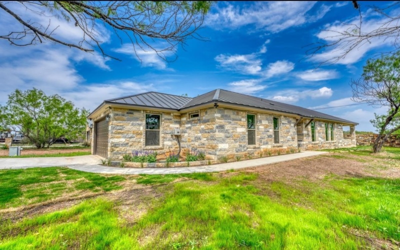 2600 Faultline Drive, Horseshoe Bay, TX 78657, 2 Bedrooms Bedrooms, ,2 BathroomsBathrooms,Residential,For Sale,2600 Faultline Drive,0,175020