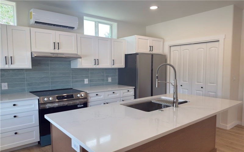 18 Poolside Loop, Rockport, TX 78382, 2 Bedrooms Bedrooms, ,2 BathroomsBathrooms,Residential,For Sale,18 Poolside Loop,0,463472