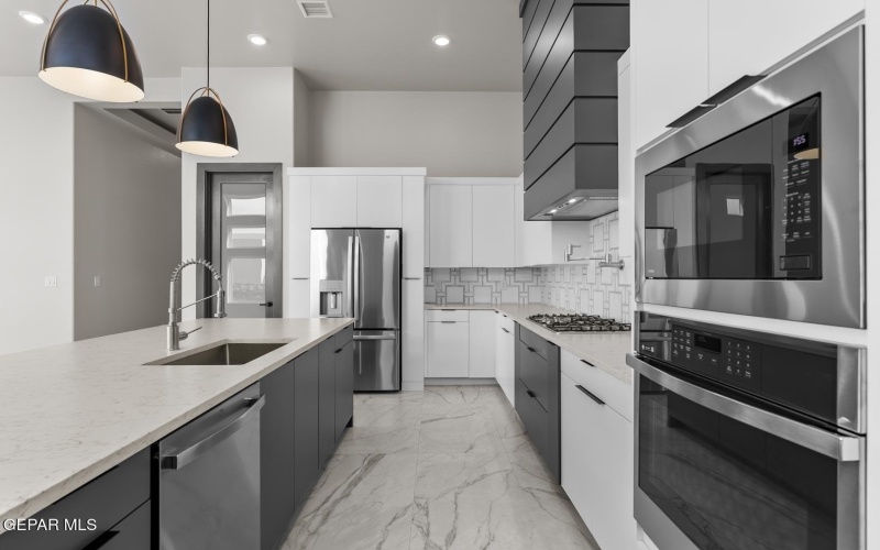 7321 Cimarron Rim Drive, El Paso, TX 79911, 4 Bedrooms Bedrooms, ,3 BathroomsBathrooms,Residential,For Sale,7321 Cimarron Rim Drive,0,920262