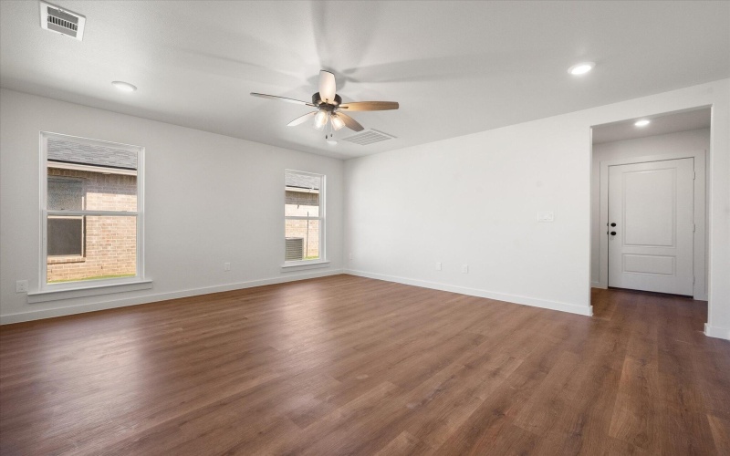1617 N Clinton Avenue, Lubbock, TX 79416, 2 Habitaciones Habitaciones , ,2 BañosBaños,Residential,En Venta,1617 N Clinton Avenue,0,202560440