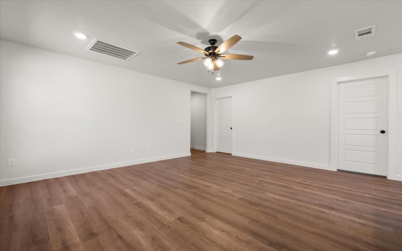1617 N Clinton Avenue, Lubbock, TX 79416, 2 Habitaciones Habitaciones , ,2 BañosBaños,Residential,En Venta,1617 N Clinton Avenue,0,202560440