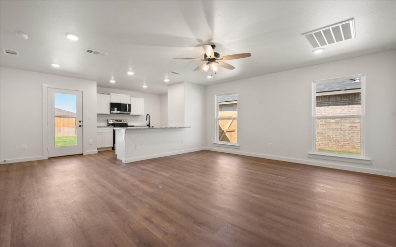 1617 N Clinton Avenue, Lubbock, TX 79416, 2 Habitaciones Habitaciones , ,2 BañosBaños,Residential,En Venta,1617 N Clinton Avenue,0,202560440