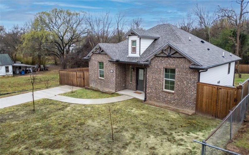 715 N Hamlett Street, Athens, TX 75751, 3 Bedrooms Bedrooms, ,2 BathroomsBathrooms,Residential,For Sale,715 N Hamlett Street,0,20840987