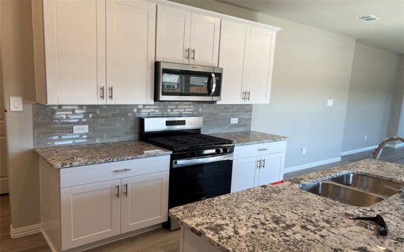 613 Russell Drive, Lowry Crossing, TX 75069, 4 Bedrooms Bedrooms, ,2 BathroomsBathrooms,Residential,For Sale,613 Russell Drive,0,21057118