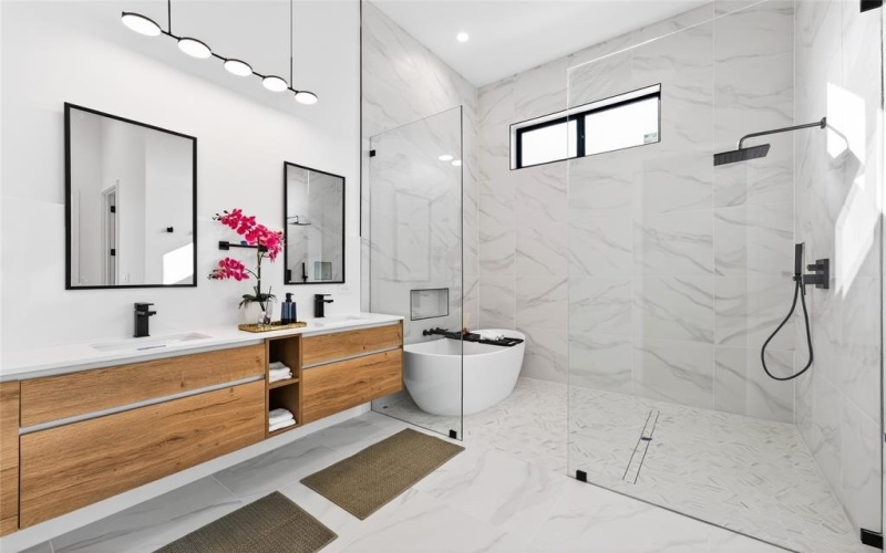 1111 Raiford Road #105, Carrollton, TX 75007, 3 Bedrooms Bedrooms, ,2 BathroomsBathrooms,Residential,For Sale,1111 Raiford Road,0,21060428