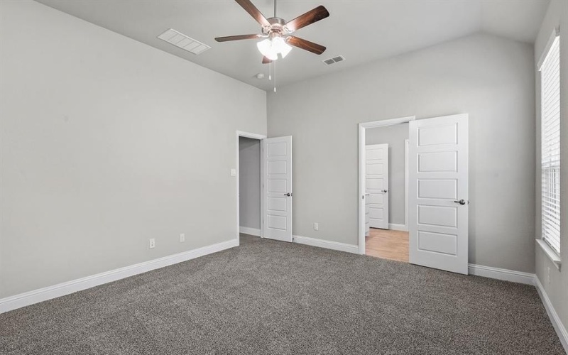 2621 MCCORMICK Street, Denton, TX 76205, 4 Bedrooms Bedrooms, ,3 BathroomsBathrooms,Residential,For Sale,2621 MCCORMICK Street,0,21060660