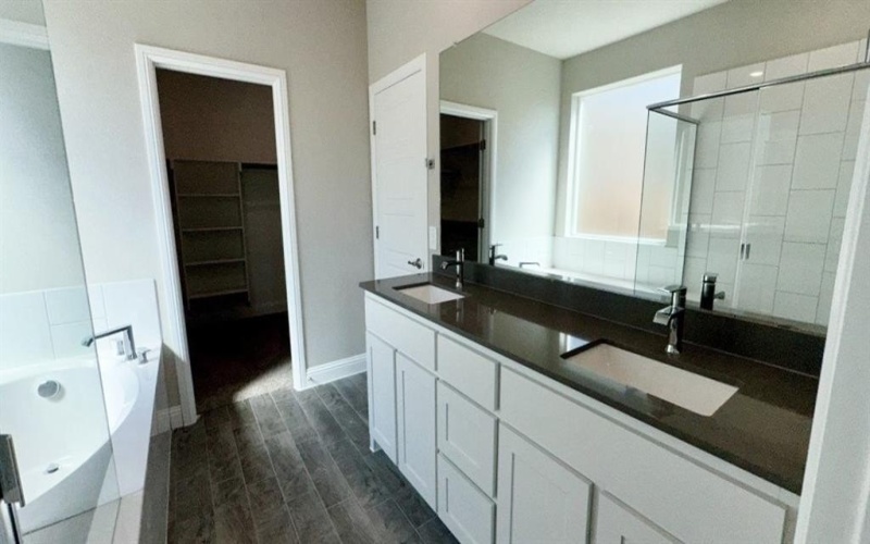 2605 MCCORMICK Street, Denton, TX 76205, 5 Bedrooms Bedrooms, ,5 BathroomsBathrooms,Residential,For Sale,2605 MCCORMICK Street,0,21060735