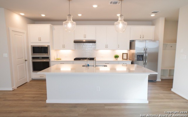 2618 Suncadia Lane, San Antonio, TX 78245, 4 Habitaciones Habitaciones , ,3 BañosBaños,Residential,En Venta,2618 Suncadia Lane,0,1907945