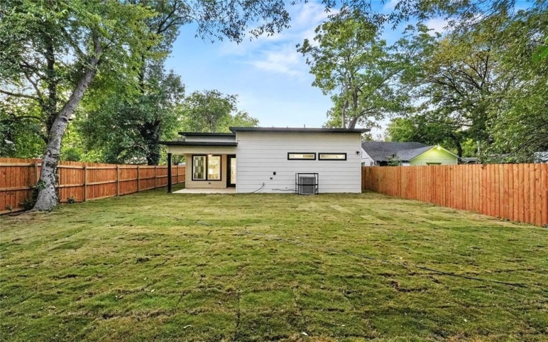 2626 Southlan Street, Dallas, TX 75215, 4 Bedrooms Bedrooms, ,2 BathroomsBathrooms,Residential,For Sale,2626 Southlan Street,0,21059524