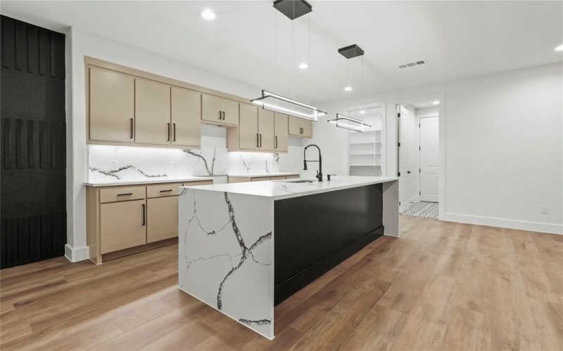 2626 Southlan Street, Dallas, TX 75215, 4 Bedrooms Bedrooms, ,2 BathroomsBathrooms,Residential,For Sale,2626 Southlan Street,0,21059524