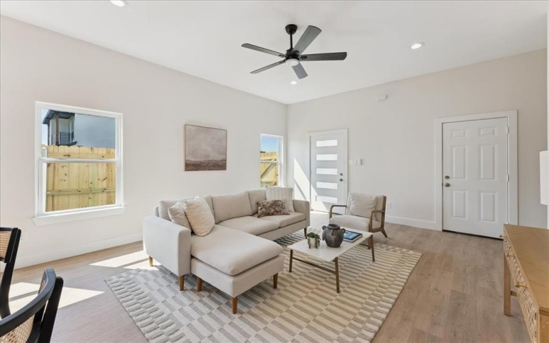 13705 Biggs Street, Dallas, TX 75253, 8 Bedrooms Bedrooms, ,7 BathroomsBathrooms,Residential Multi Family,For Sale,13705 Biggs Street,0,21059546